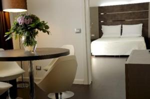 Base Hotel To Stay