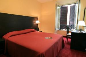 Hotel Versailles