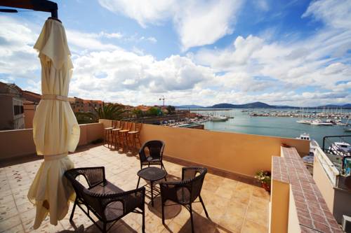 La Terrazza Sul Porto - Guest House