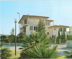 Jolly Apartments