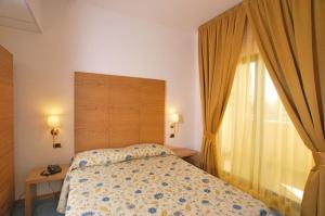 City Hotel