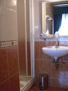 Ares Hotel