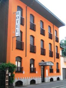 Ares Hotel