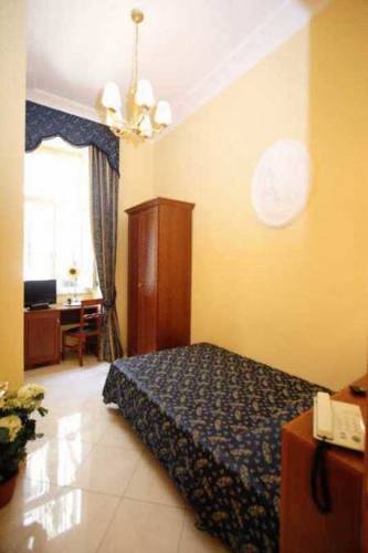 Caroline Suite