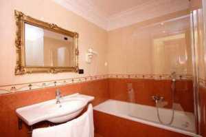 Caroline Suite
