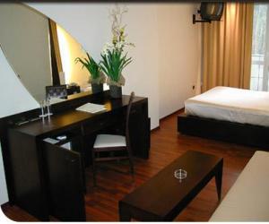 Aston Hotel