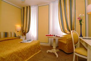 Hotel Benaco Sal??