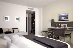 G Hotel