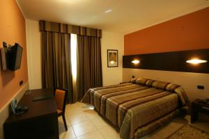 Record Hotel