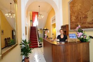 Hotel Belle Epoque