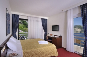 Hotel Castello Lake Front