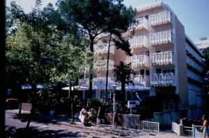Hotel Eros