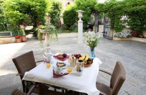 Pensione Accademia - Villa Maravege