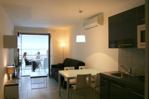 Lacroma Aparthotel