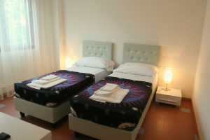 Lacroma Aparthotel