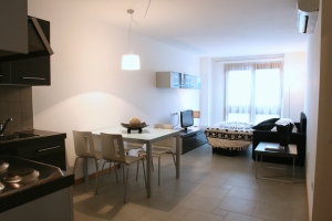 Lacroma Aparthotel