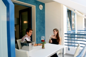 Lacroma Aparthotel