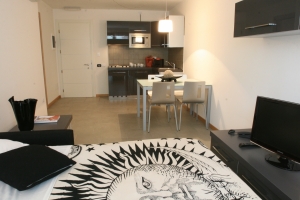 Lacroma Aparthotel