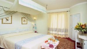 Grand Hotel Smeraldo Beach
