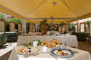 Hotel Riva Del Sole