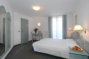 Alpen Village Hotel