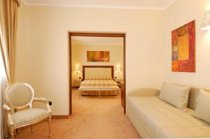 Hotel For You