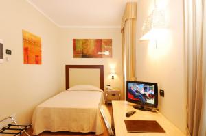 Hotel For You