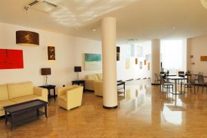 Hotel For You
