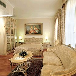 Andreola Central Hotel