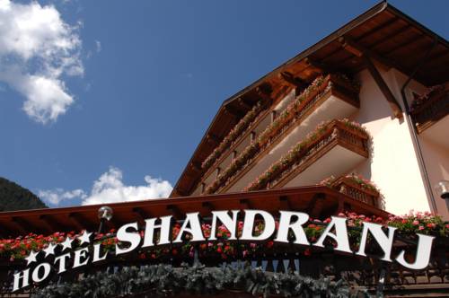 Hotel Shandranj