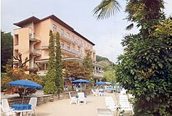 Hotel Carillon