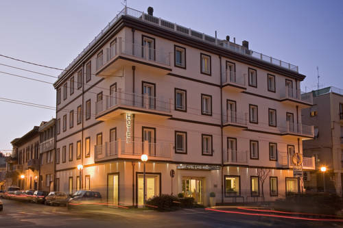 Card International Hotel