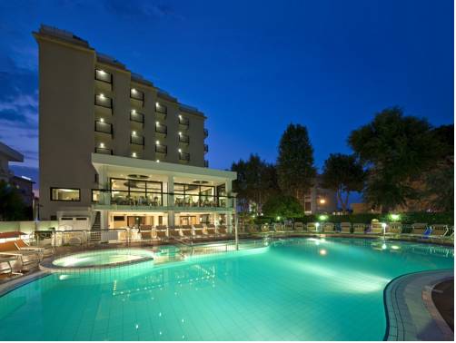 Hotel 2000