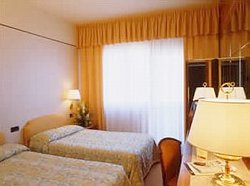 Golden Tulip Hotel Waldorf