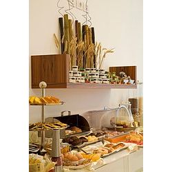 Card International Hotel